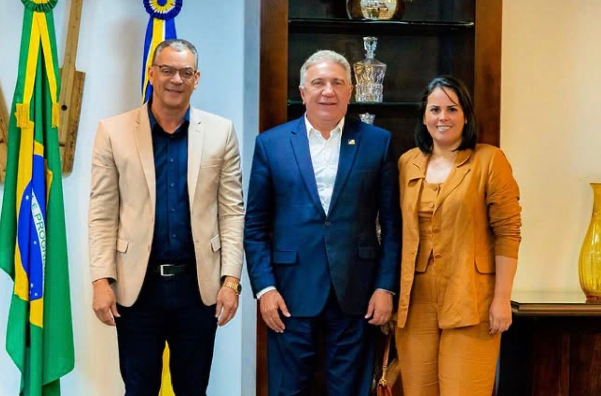 Prefeito de Monte do Carmo se reúne com governador Laurez Moreira para tratar de investimentos e demandas do município.
